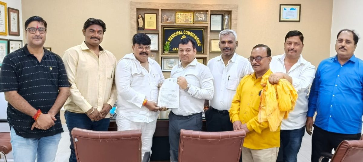 सरयू राय के ज्ञापन पर बोले उप नगर आयुक्त,  20 मजदूर बढ़ेंगे, 50 गाड़ियां उपलब्ध कराई जाएंगी