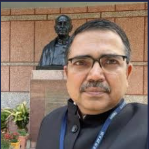 समाज में मीडिया की अहम भूमिका, प्रशासन का प्रभावी सम्पर्क जरूरी: अजय नाथ झा