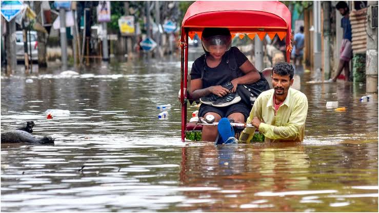 पूर्वोत्तर में बाढ़ और भूस्खलन से भारी तबाही, मृतकों की संख्या बढ़ कर 20 हुई