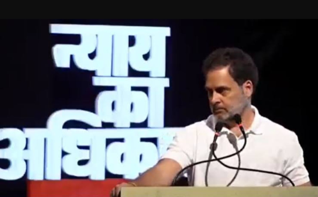 संविधान और सामाजिक     न्याय पर लगातार हो रहे हैं   हमले : राहुल