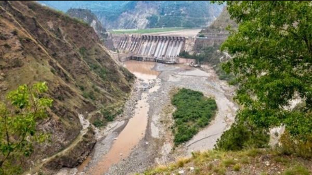 भारत से पंगा लेकर सूखा पाक का गला