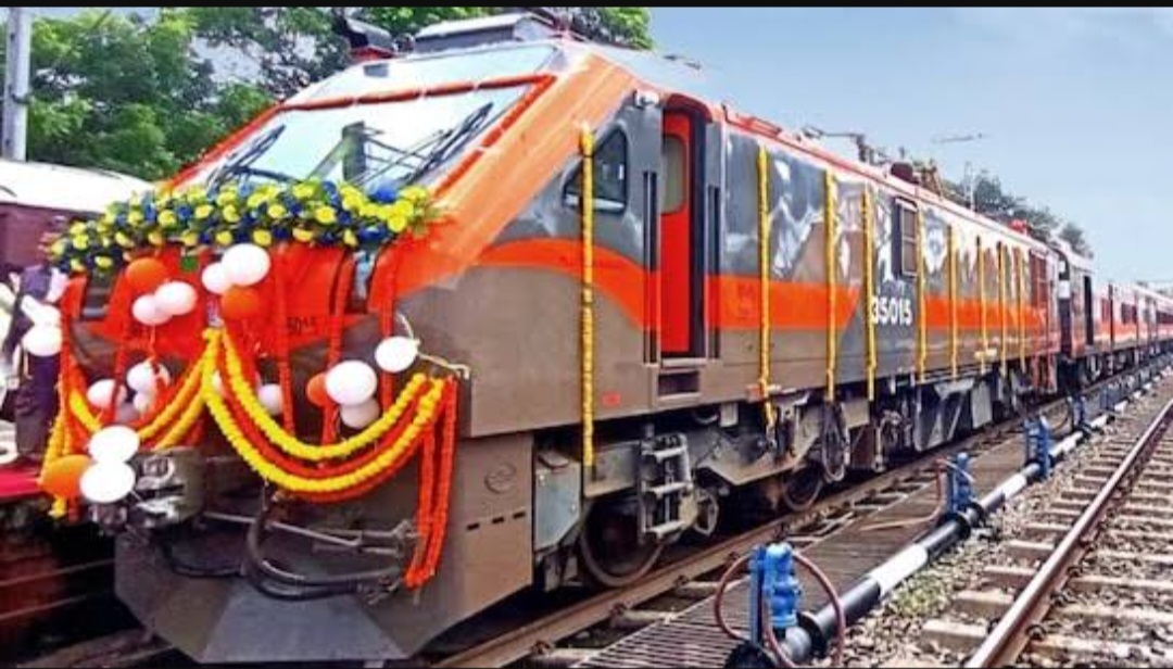 पटना-नयी दिल्ली अमृत भारत एक्सप्रेस सहित चार ट्रेनों को प्रधानमंत्री ने दिखायी हरी झंडी