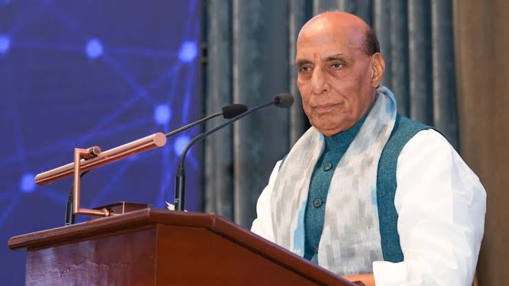 तेजी से बदलते सुरक्षा परिदृश्य में युद्ध के दौरान लापरवाही या चूक की गुंजाइश नहीं : राजनाथ सिंह