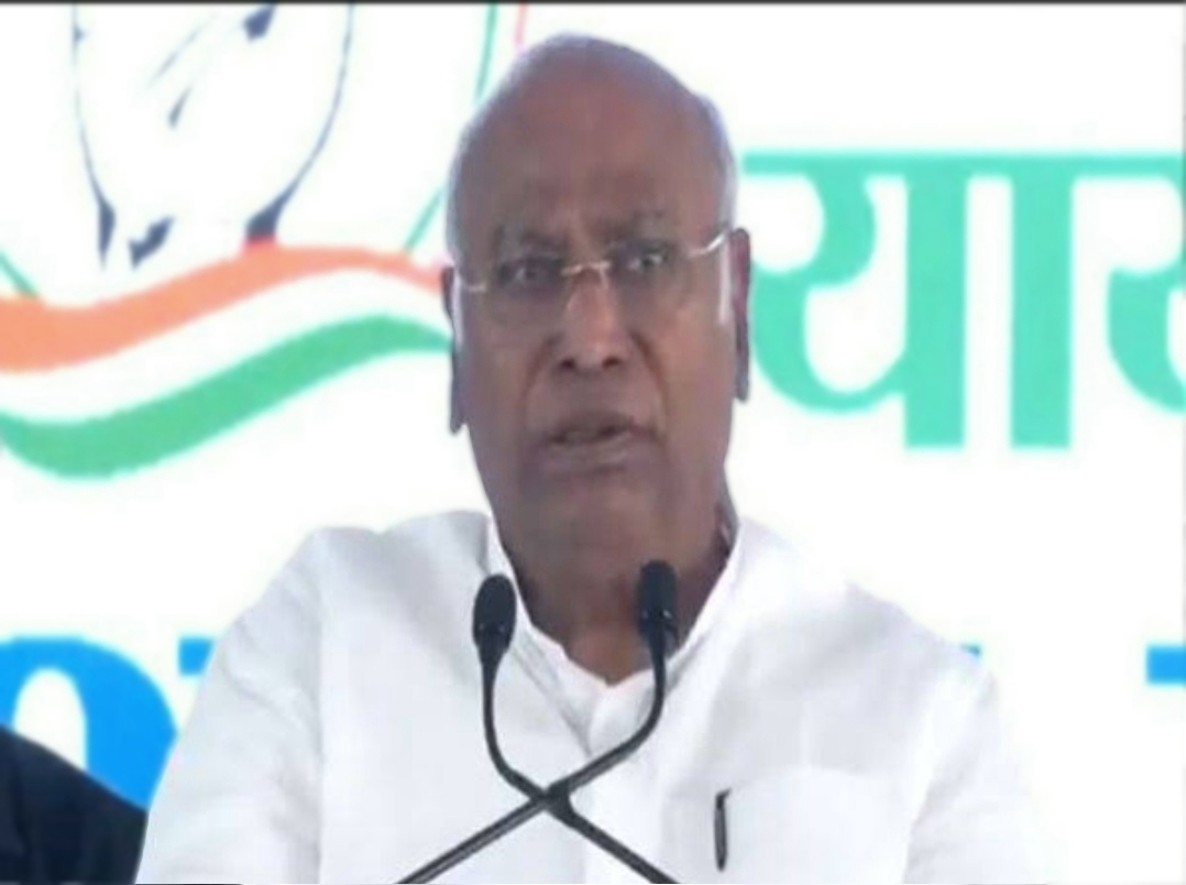 तेलंगाना में ओबीसी को 42 फीसदी आरक्षण की सिफारिश पर राष्ट्रपति की स्वीकृति का इंतजार : खड़गे