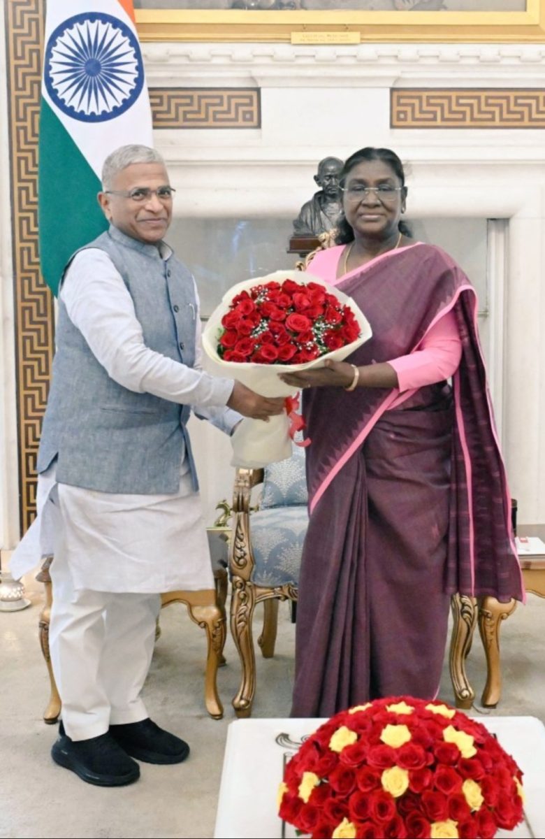 धनखड़ के इस्तीफे के बाद राष्ट्रपति से मिले उपसभापति हरिवंश, मिल सकती है बड़ी जिम्मेदारी