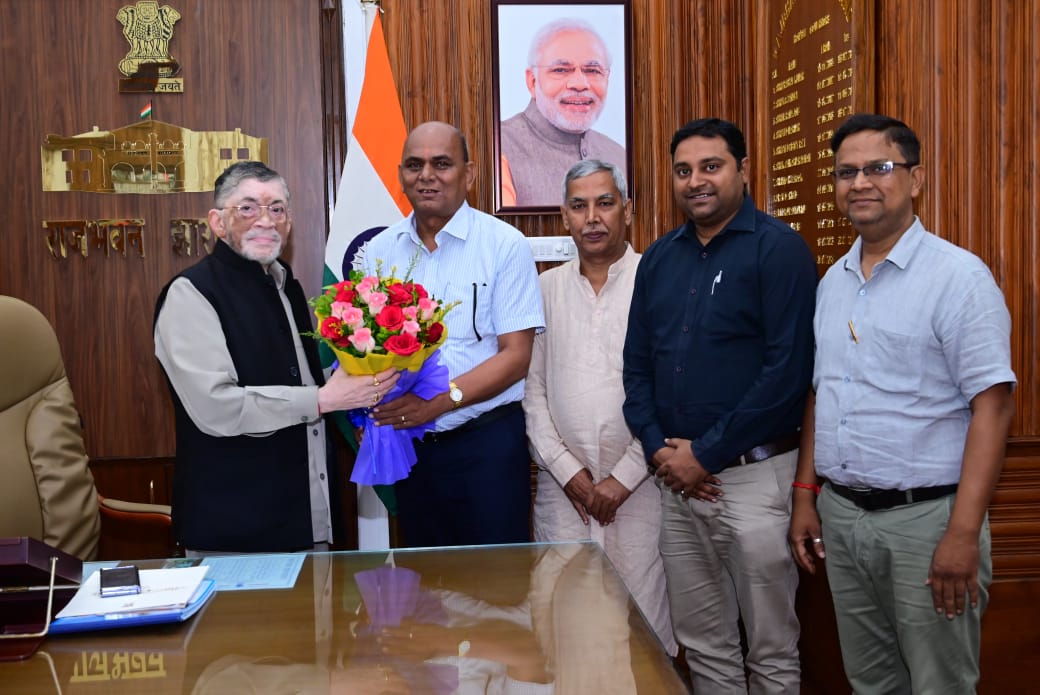 स्वदेशी जागरण मंच का प्रतिनिधि मंडल राज्यपाल से मिला