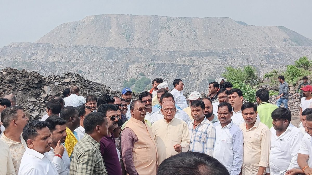 जमनिया चाल धंसान प्रकरण : सरयू मॉनसून सत्र में उठाएंगे सवाल, पीएम और गृहमंत्री से भी मिलेंगे