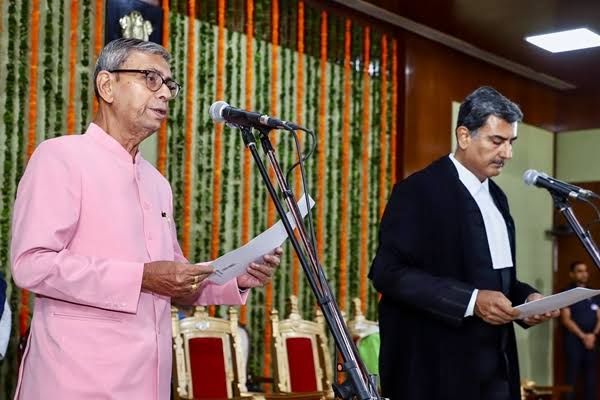 प्रो अशीम घोष ने हरियाणा के राज्यपाल पद की शपथ ली