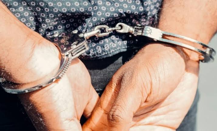 छत्तीसगढ़ के नारायणपुर में 33 लाख के इनामी आठ नक्सलियों ने किया आत्मसमर्पण