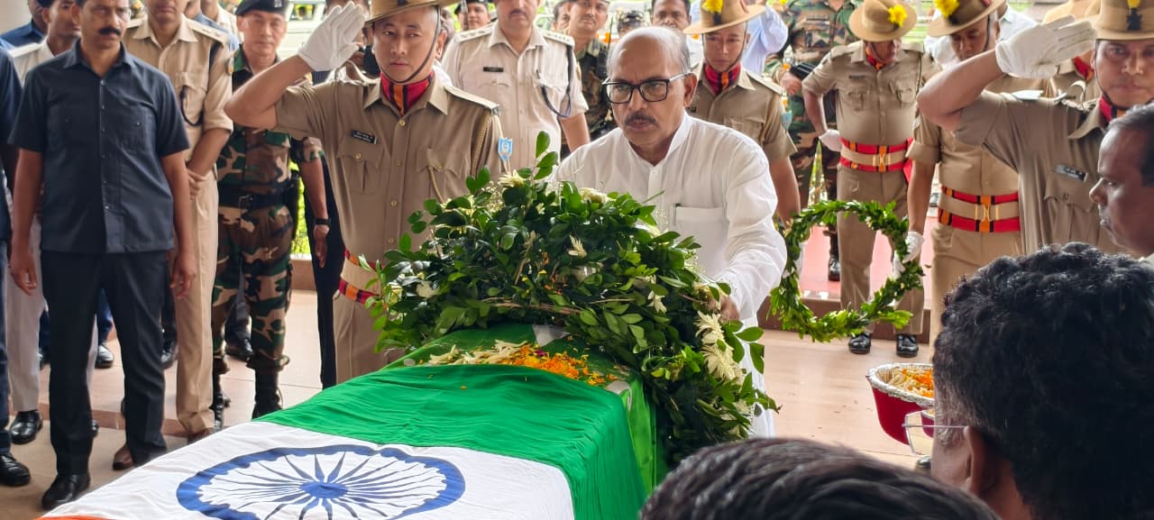 विधानसभा परिसर में अंतिम दर्शनार्थ रखा गया रामदास सोरेन का पार्थिव शरीर