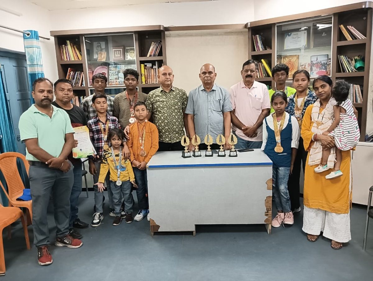 विधायक सरयू राय की मदद से 8 बच्चों ने जीते 21 मेडल, इनमें 9 गोल्ड