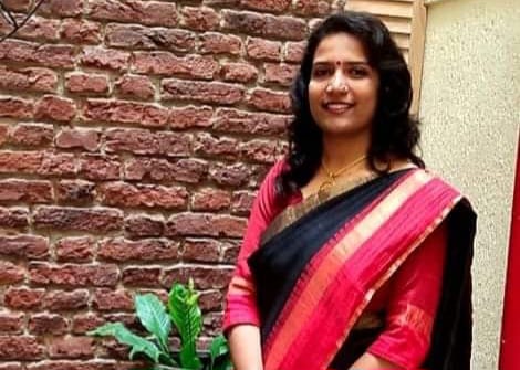 डाॅ. आकांक्षा चौधरी की दो कविताएं, ब्रह्मांड का सच्चा रंग है क्या