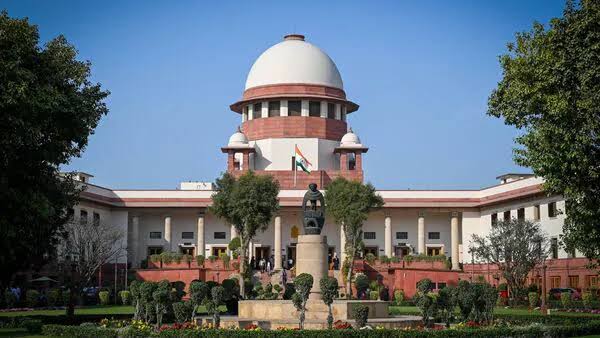 एसआईआर पर सुप्रीम कोर्ट नॅ कहा- हटाये गये वोटर्स को सूची में अपना नाम जुड़वाने की अनुमति दें