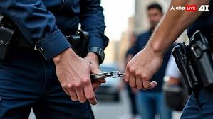 जम्मू-कश्मीर के शोपियां में हिज्ब का आतंकी गिरफ्तार, स्लीपर सेल के रूप में करता था काम