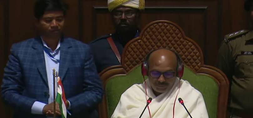 विधानसभा में दिशोम गुरु और रामदास सहित अन्य दिवंगतों को दी गयी श्रद्धांजलि