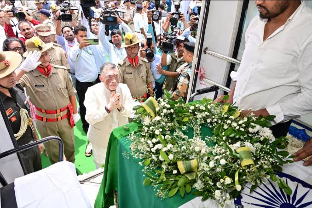 जनसेवा और संघर्ष के प्रतीक   थे दिशोम गुरु शिबू सोरेन : राज्यपाल