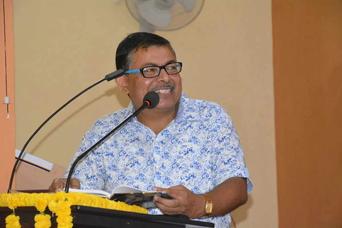 किन्तु, सत्य भला कौन सुनना चाहता है !!!