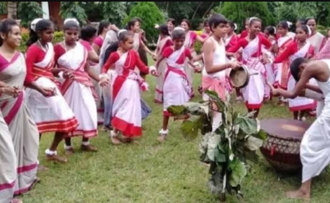 करम: प्रकृति पर्व पर बहनों ने की भाइयों की दीर्घायु की प्रार्थना