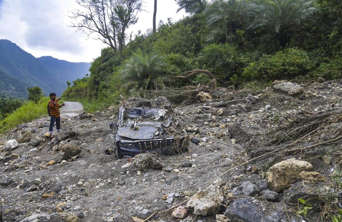 मप्र के छिंदवाड़ा में कुएं में गिरी साधुओं की कार, चार की मौत