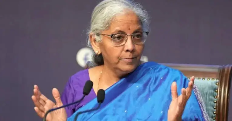 त्योहारों से पहले मोदी सरकार ने आमजन को दी बड़ी राहतजीएसटी में बदलाव, रोटी-तेल से लेकर टीवी तक हुआ सस्ता