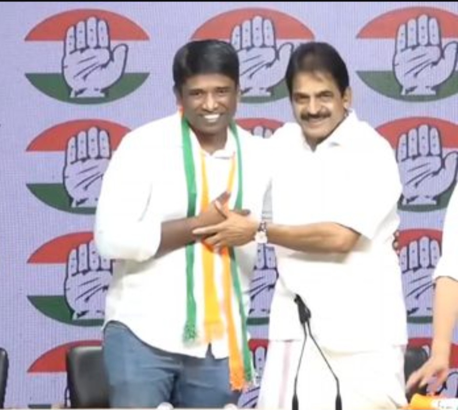 पूर्व आईएएस अधिकारी कन्नन गोपीनाथन कांग्रेस में हुए शामिल,केसी वेणुगोपाल ने दिलाई सदस्यता