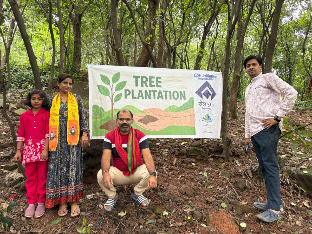 पहाड़ी मंदिर परिसर में सेट फाउंडेशन ने किया 150 पौधों का रोपण 