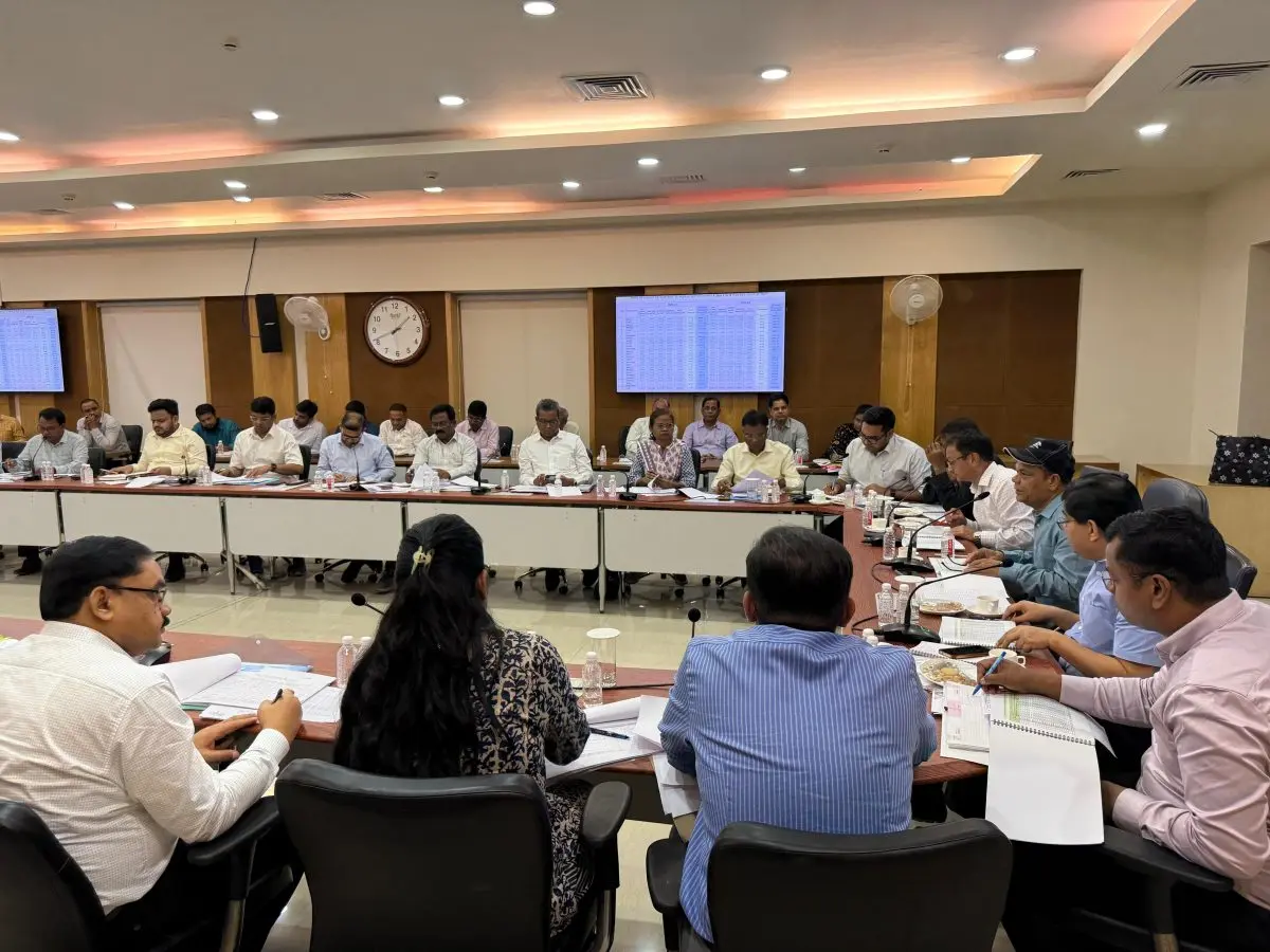 योजनाओं का प्रभावी ढंग से क्रियान्वयन किया जाये : चमरा लिंडा