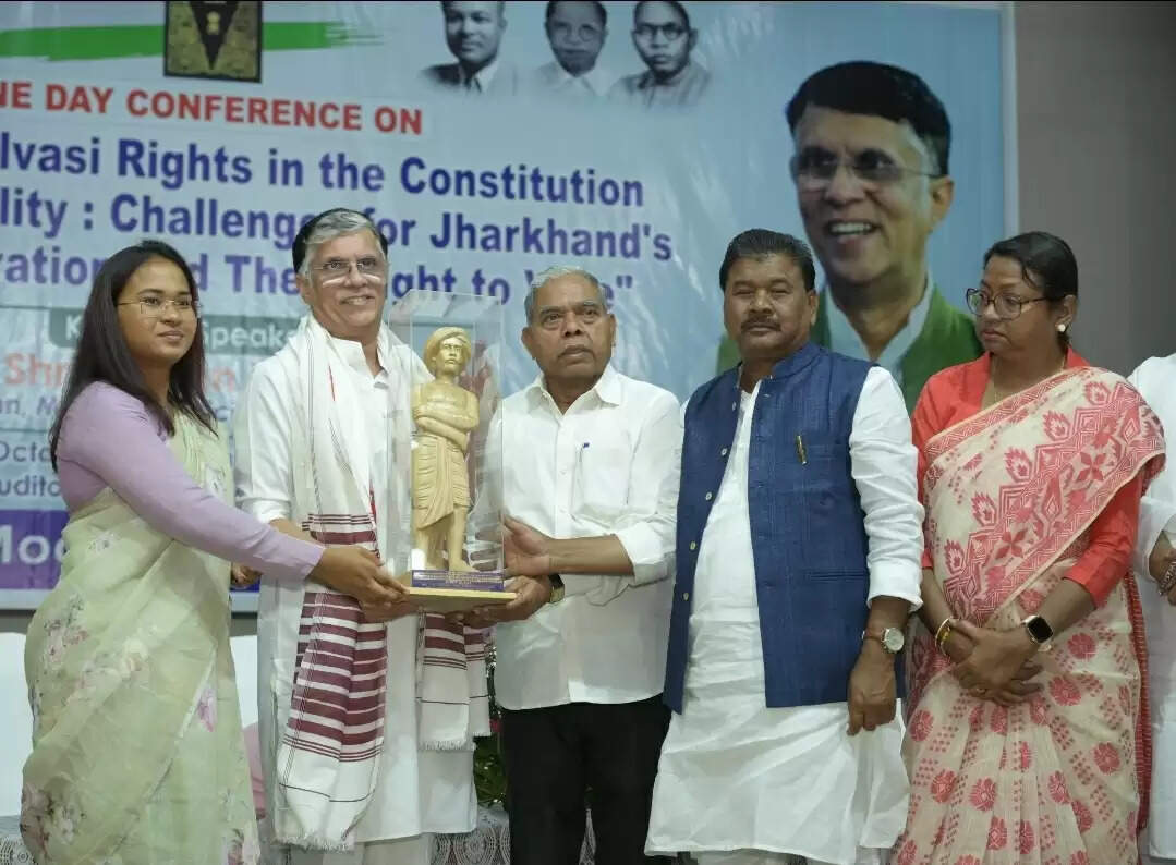 संविधान से दिया जा सकता है भाषा एवं पोशाक के नाम पर हो रहे हमले का जवाब : पवन खेड़ा