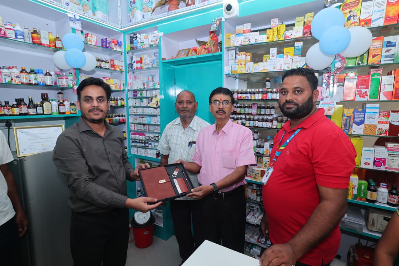 गोमिया में EMEDIX Smart Pharmacy का शुभारम्भ, गुणवत्तापूर्ण दवाएं अब सस्ती दरों पर