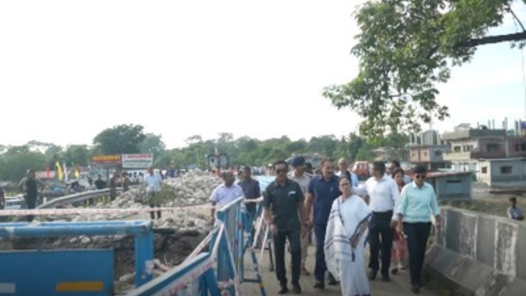 उत्तर बंगाल में बाढ़ के लिए ममता बनर्जी ने भूटान से      मांगा मुआवजा